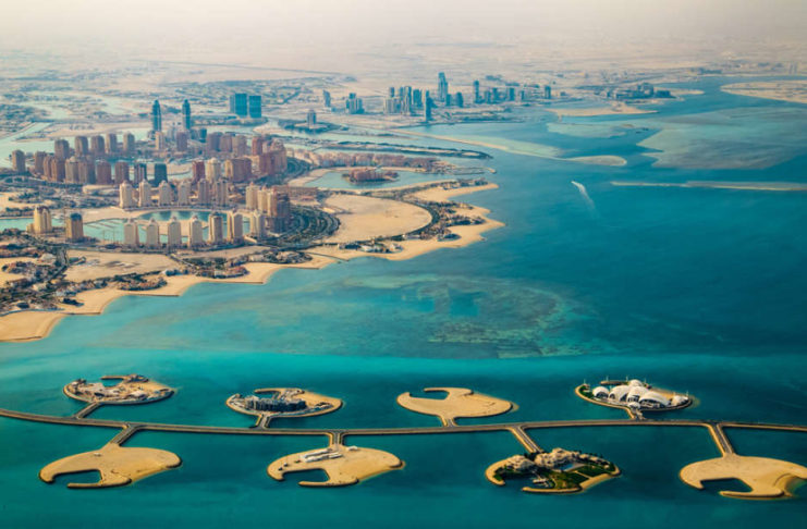 天氣熱過頭!卡達「戶外吹冷氣」對抗48度高溫 網友驚:有錢任性!